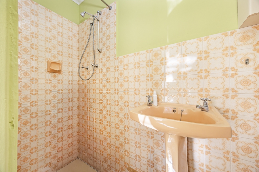 6 Bedroom Property for Sale in Door De Kraal Western Cape